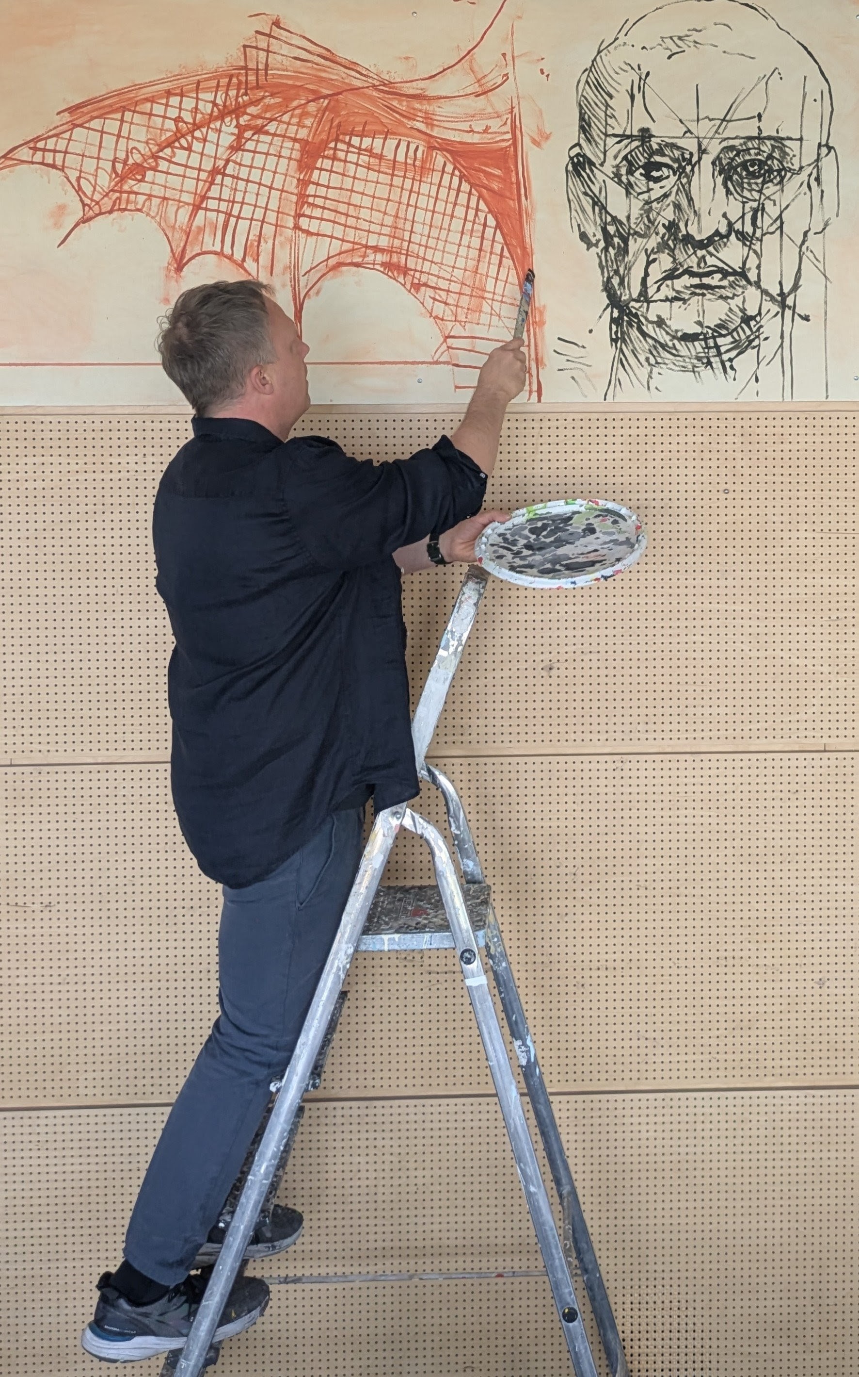 Christian Doil vor dem Gemälde - leonardo-technik